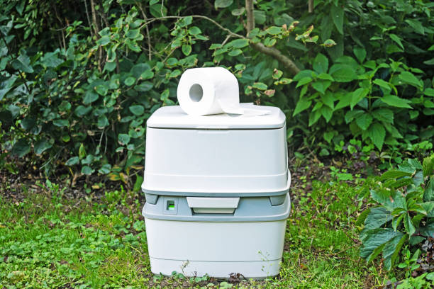 Best Portable toilet rental cost  in Raymond, WA