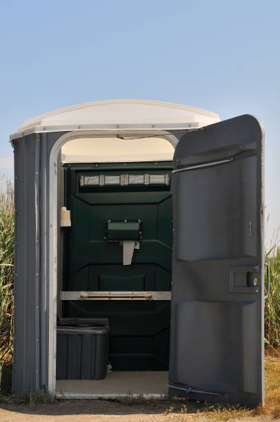 Best Emergency porta potty rental  in Raymond, WA