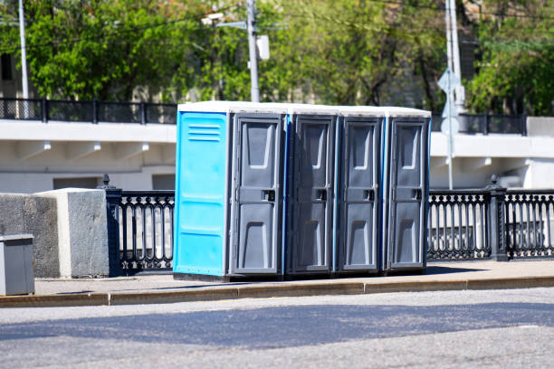 Best Portable restroom trailer rental  in Raymond, WA